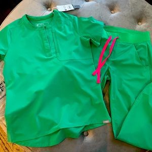 FIGS SCRUB SET—Limited Edition color—SAFETY GREEN—XXS/XXSP